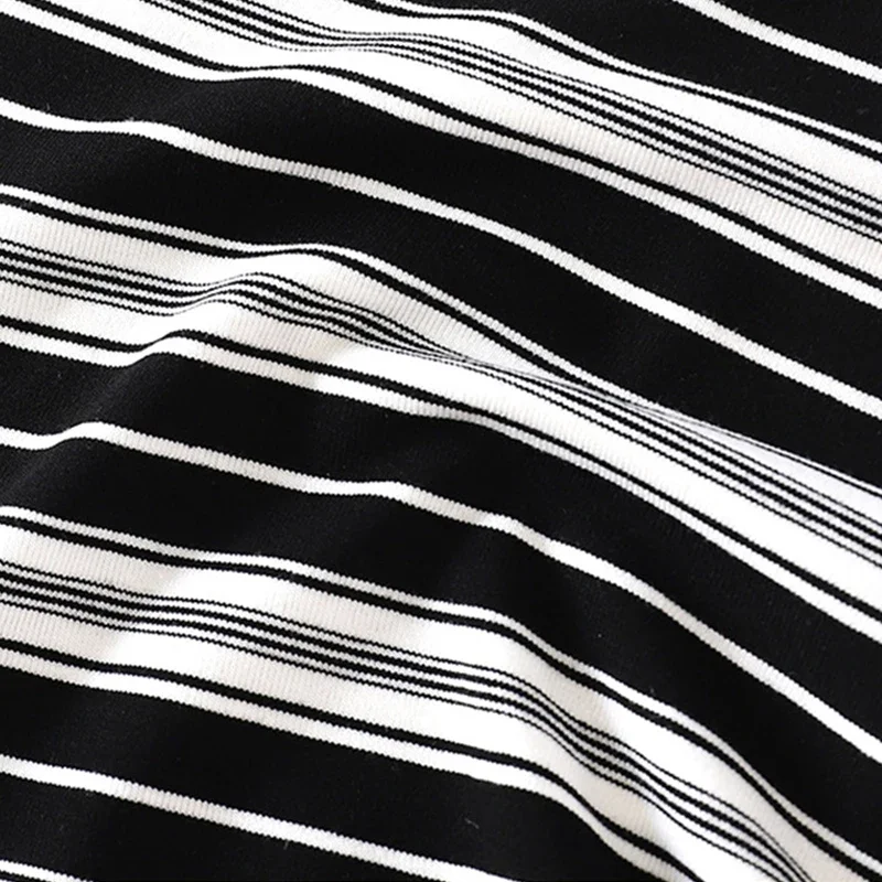 Conjunto verano bebé: Top rayas manga corta + Pantalones cortos - imagen 5