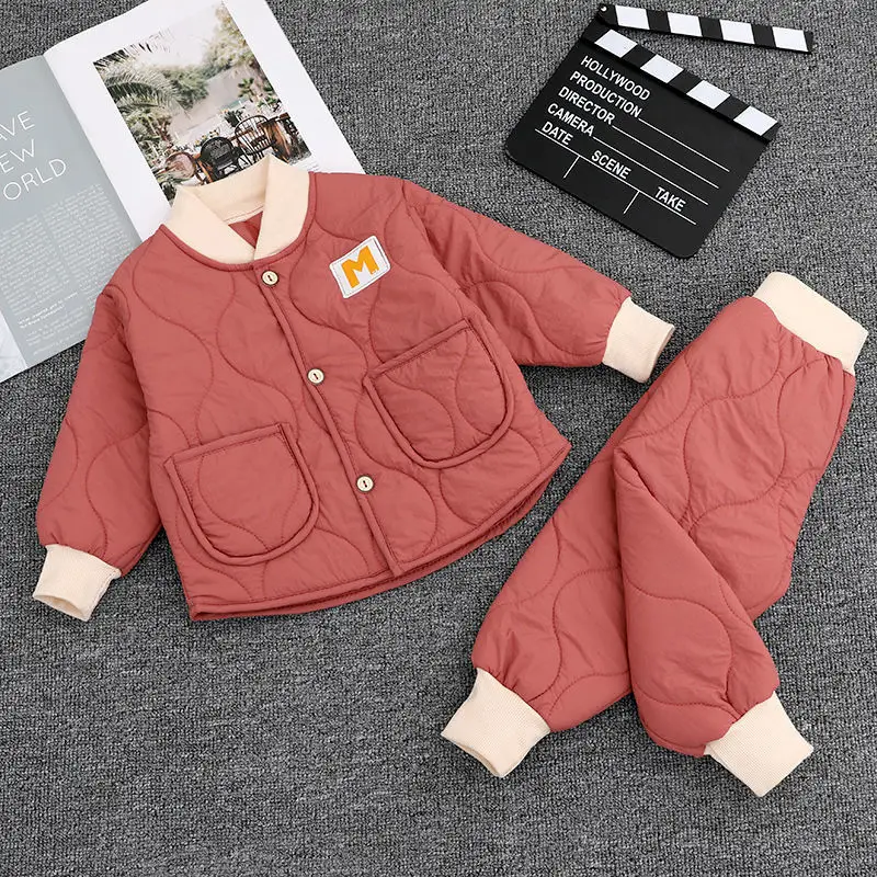 Conjunto de pijama infantil en algodón con chaqueta abrochada - imagen 4