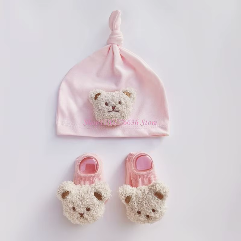 Gorro y calcetines para recién nacido – Oso de peluche suave - imagen 3