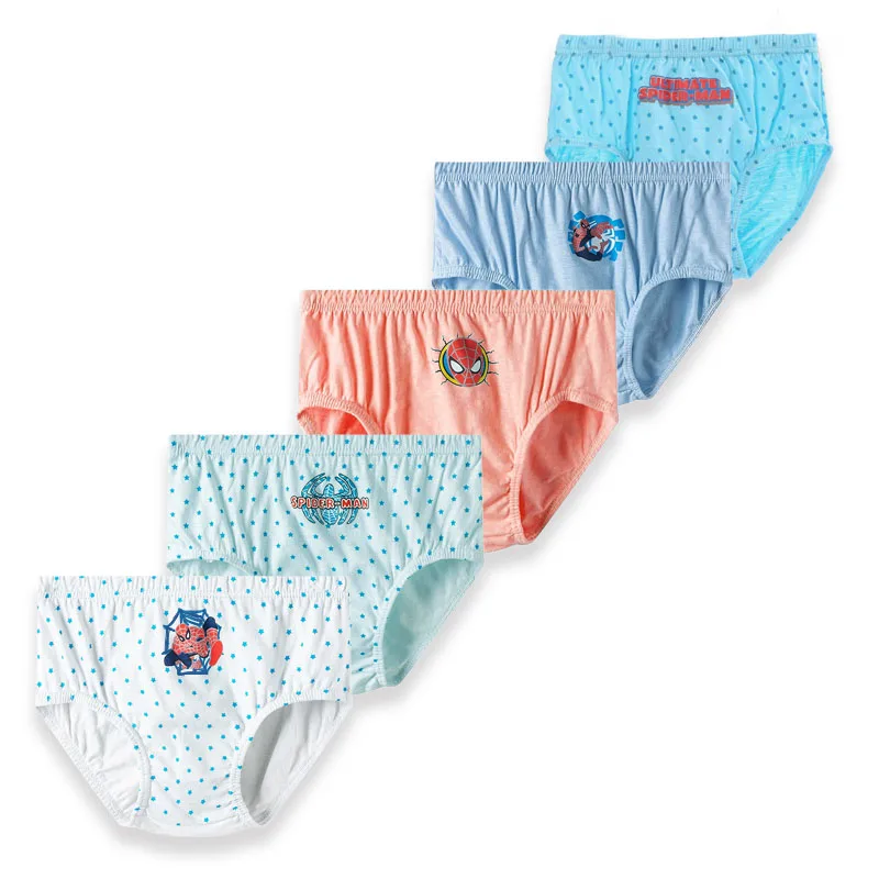 Ropa interior infantil con diseños de superhéroes
