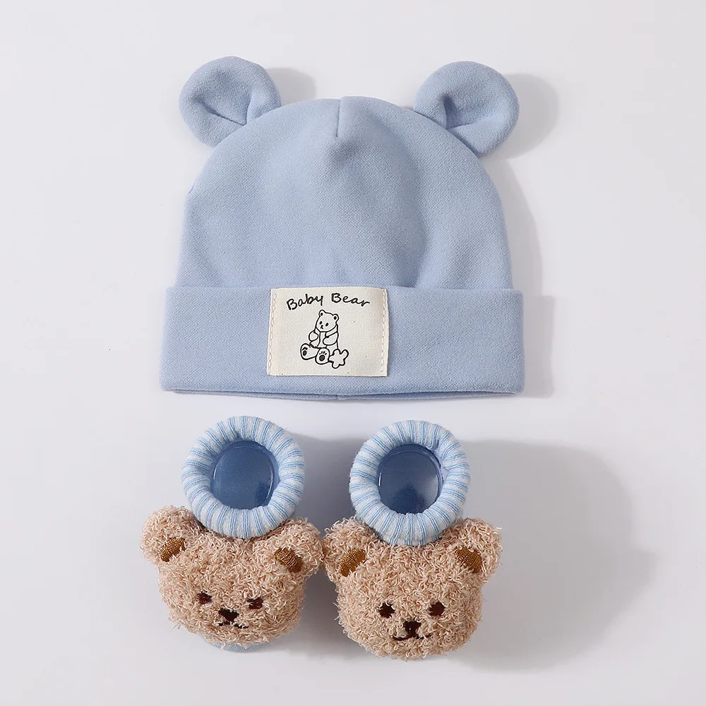 Conjunto gorro de oso y calcetines cálidos para recién nacido - imagen 4