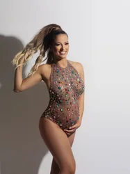 Body premamá elástico con pedrería y detalles tipo diamantes