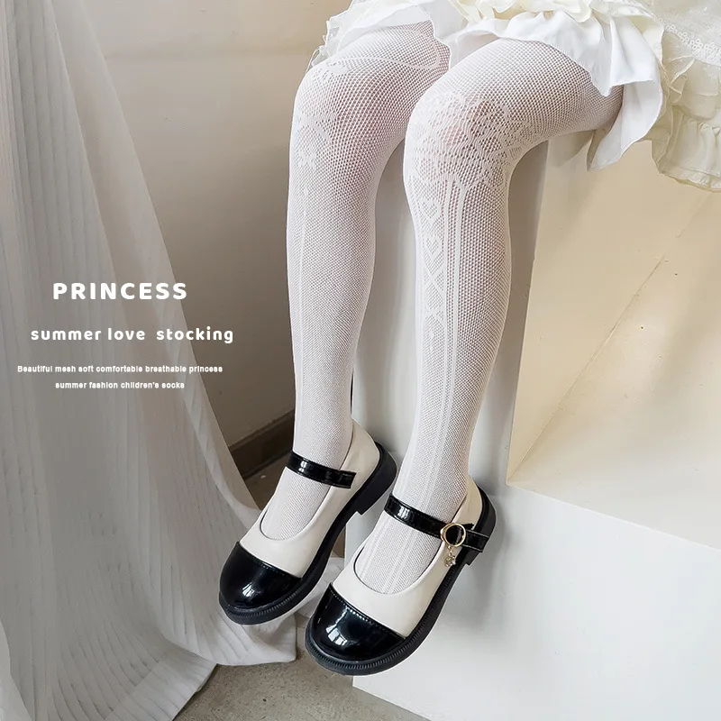 Pantimedias de encaje para niña corazones negro y blanco finas verano - imagen 3
