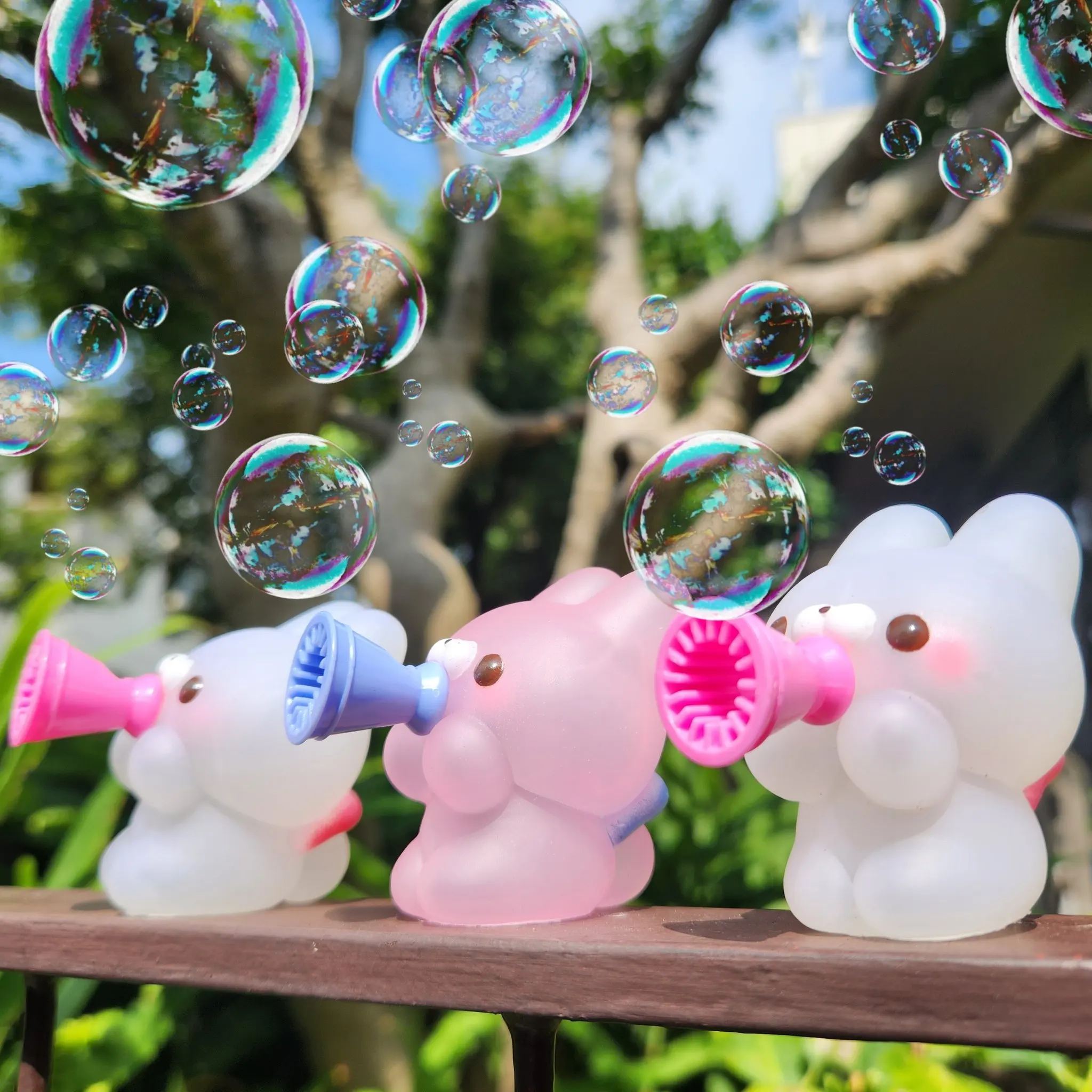 Figuras kawaii de conejo en diferentes colores