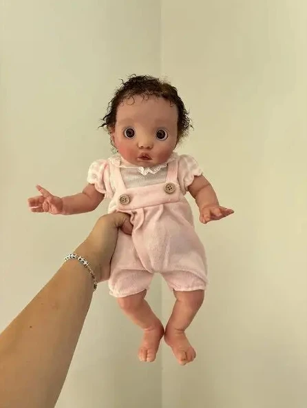Muñeco de tela pintado a mano NPK Peeka con placa de vientre - imagen 2
