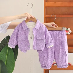 Conjunto infantil primavera-otoño con chándal y chaqueta