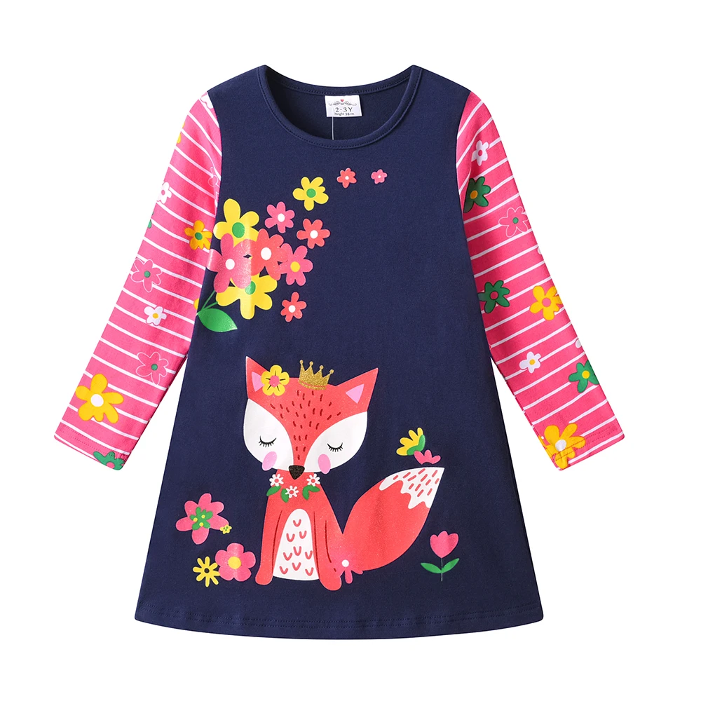 Vista general del vestido infantil con estampado llamativo