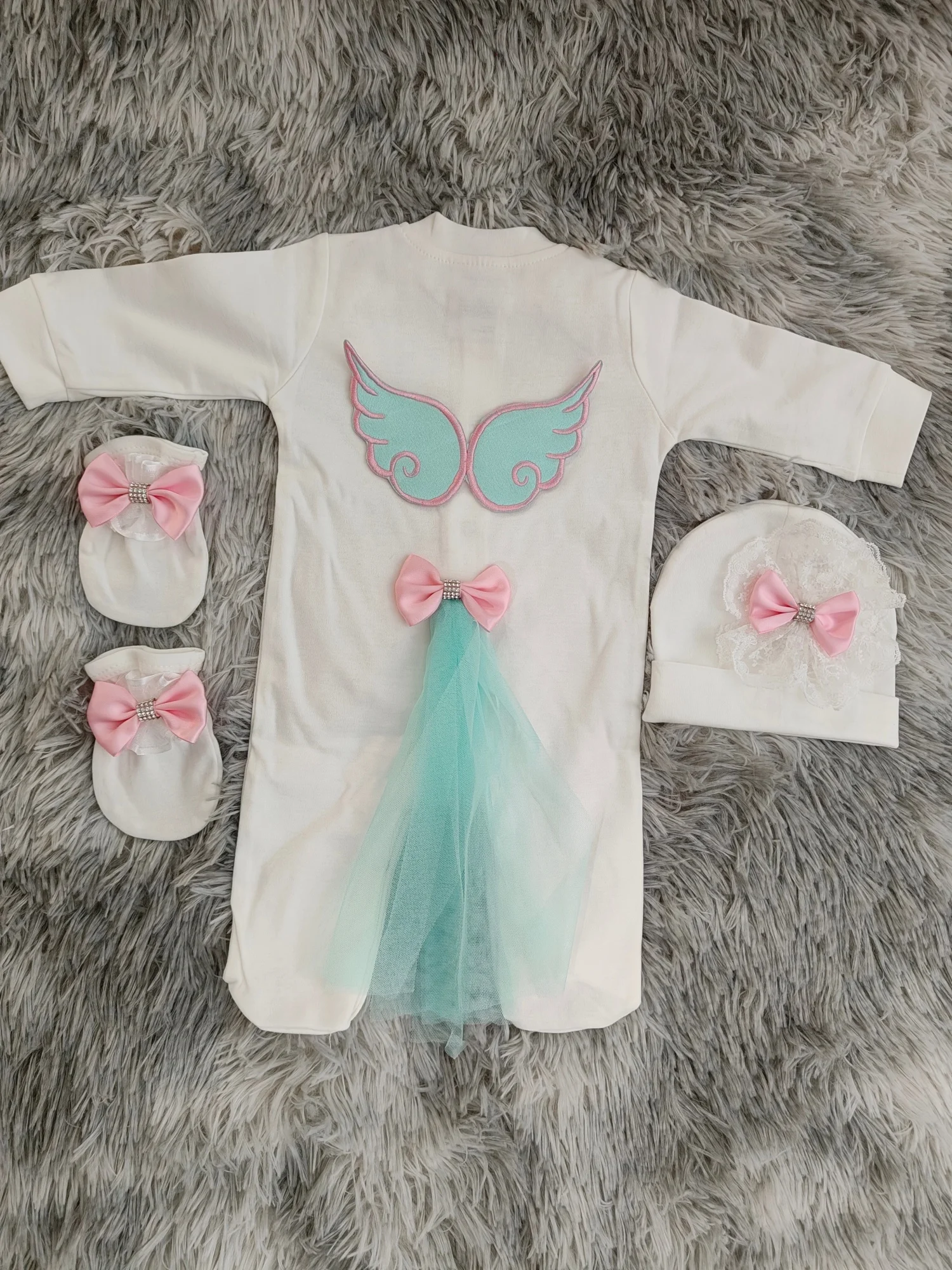 Conjunto recién nacido en tul con alas de ángel bordadas - imagen 4