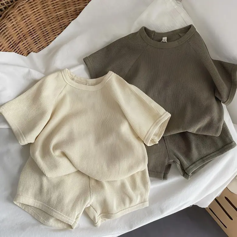 Conjunto verano infantil: pantalón corto y camiseta de algodón suave - imagen 5