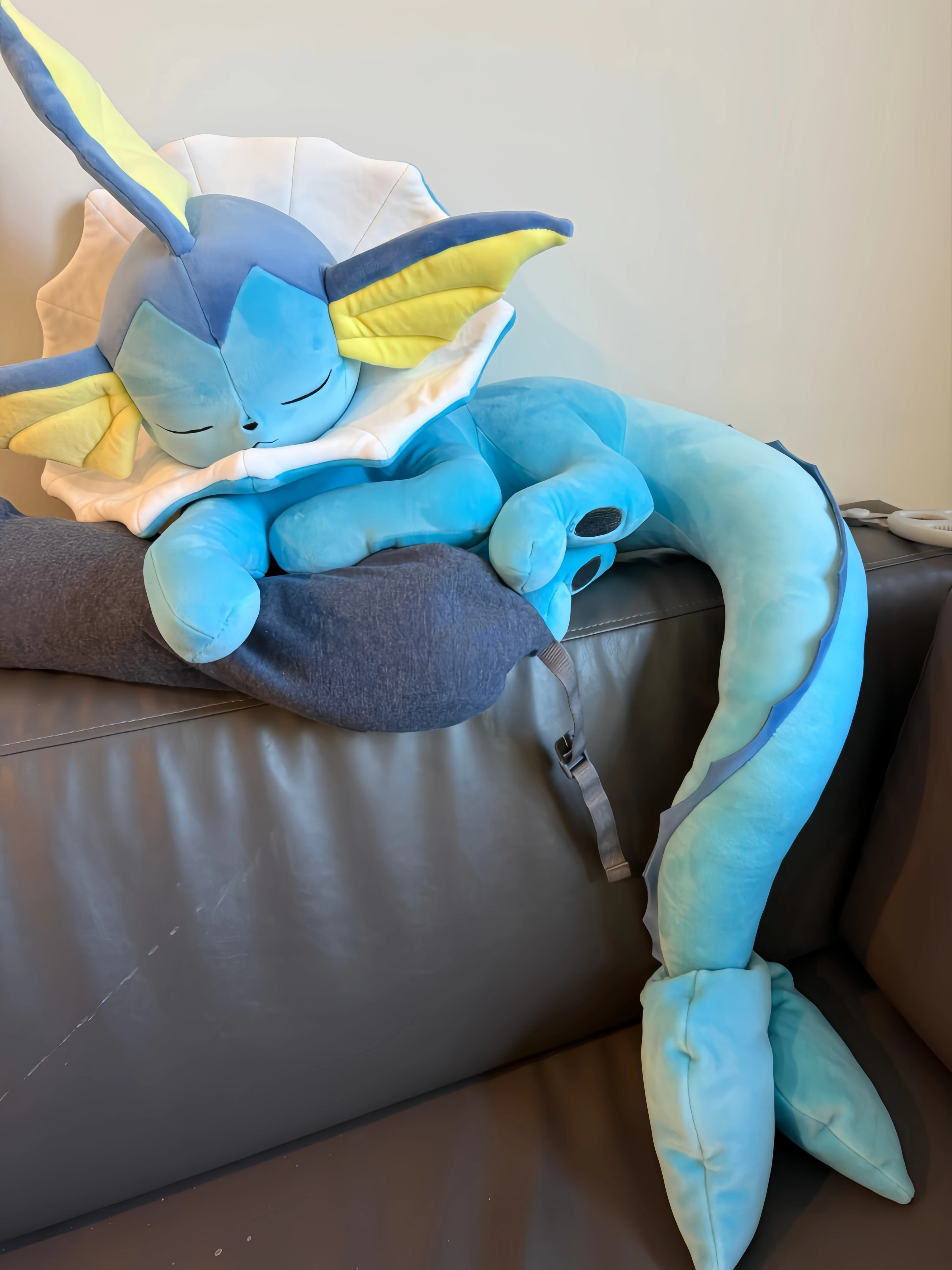 Peluche Pokémon Eeveelutions dormidas: Vaporeon y Sylveon - imagen 5