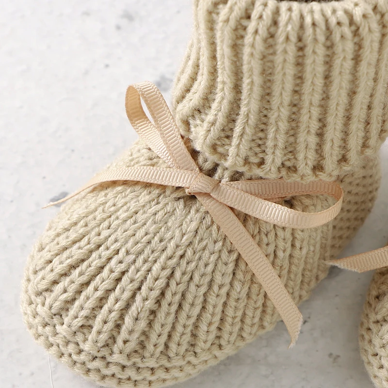Zapatitos de bebé para primeros pasos – Tejiditos con lazo de mariposa - imagen 3