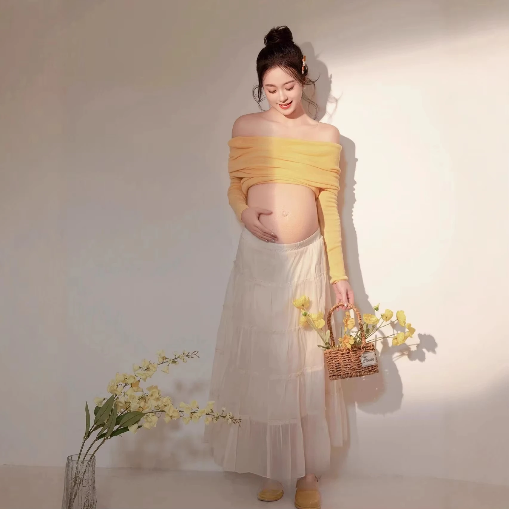Vestido premamá de punto con hombros descubiertos para otoño - imagen 5