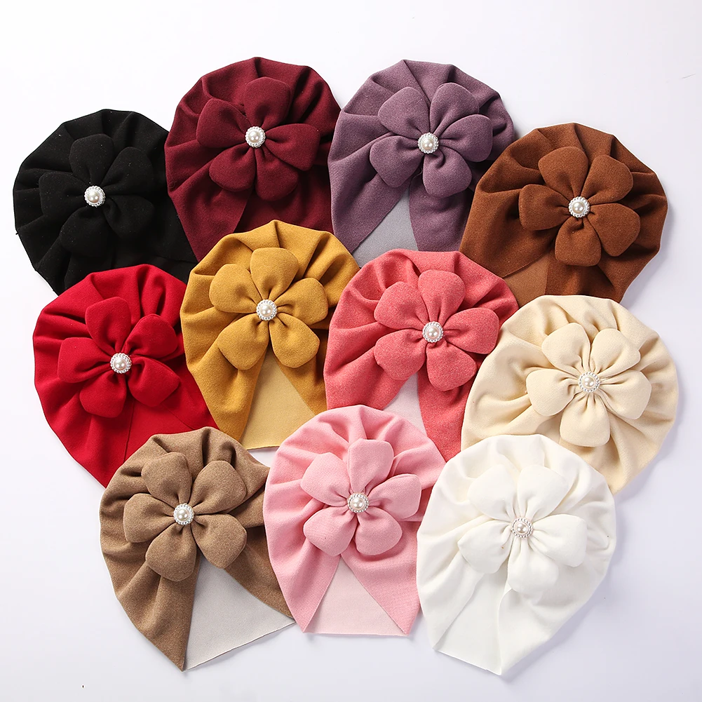 Turbante de flores grandes para bebé con perlas