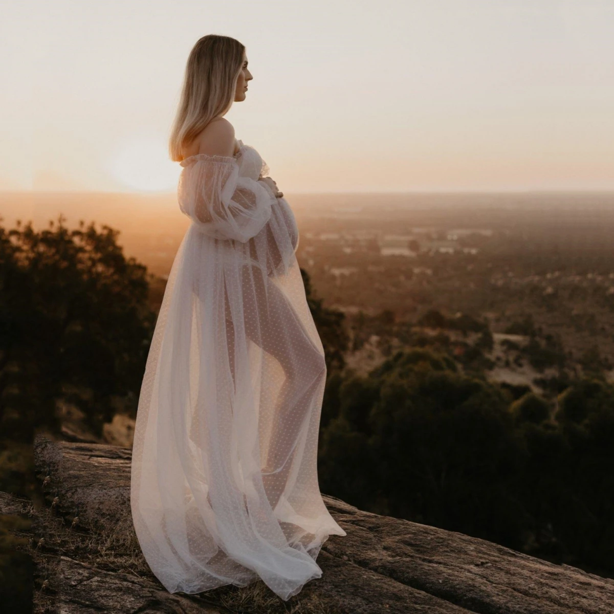 Vestido tul largo para sesión de maternidad, hombros descubiertos