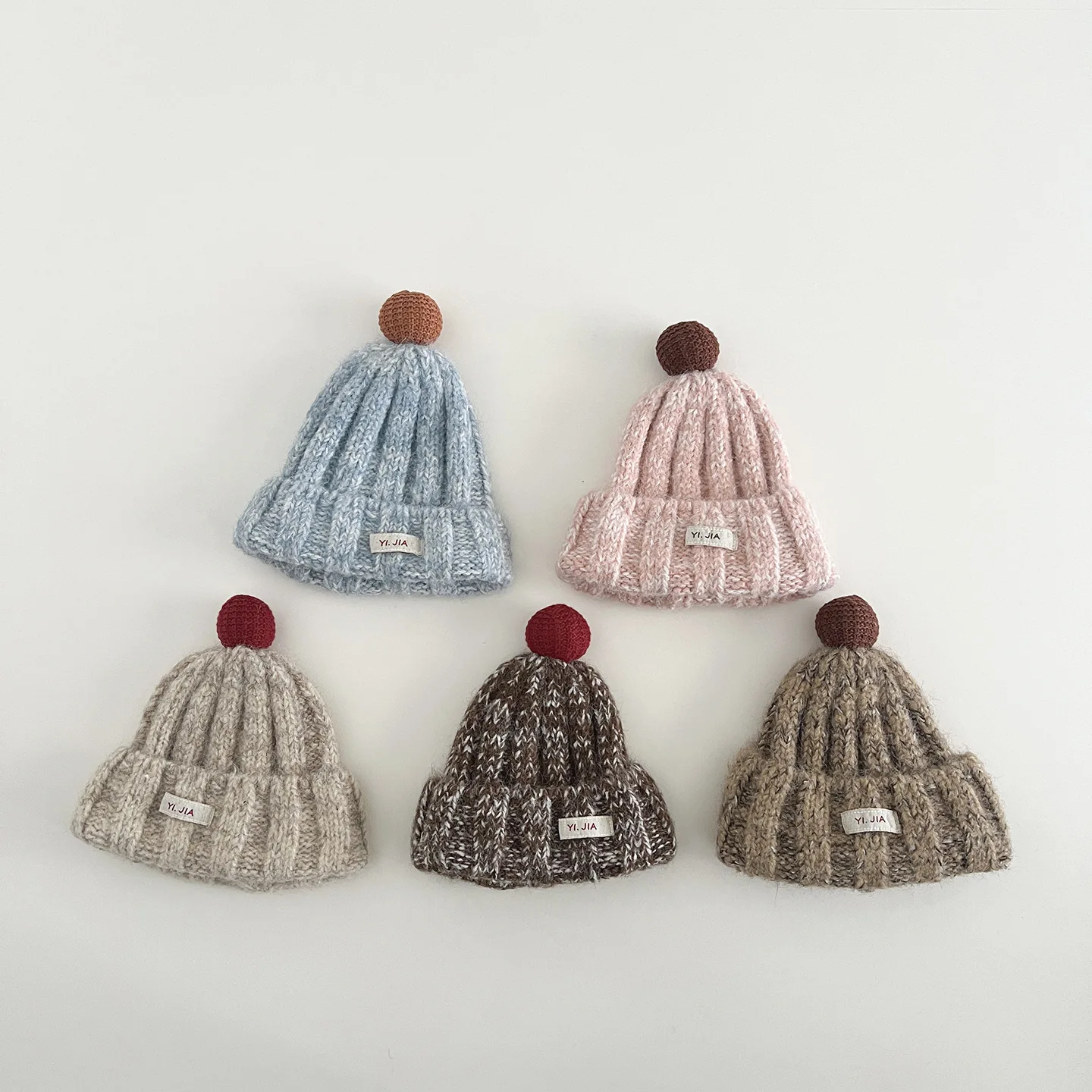 Vista del gorro infantil de invierno