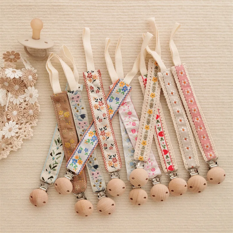 Clip para chupete de madera retro bordado floral para bebé - imagen 2