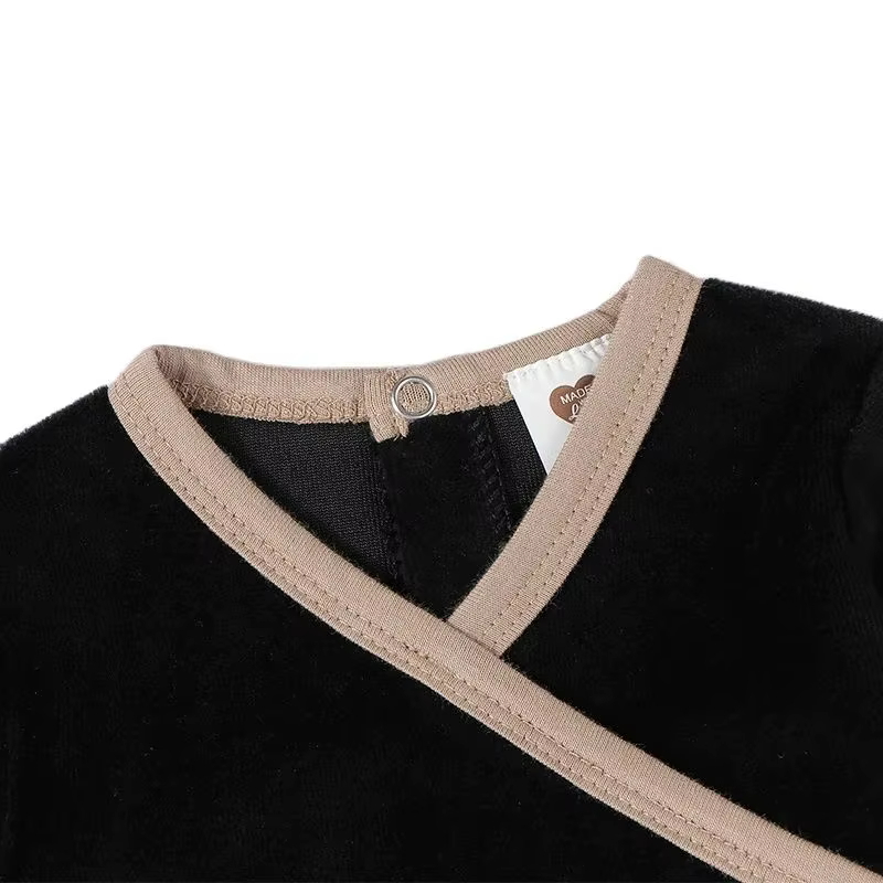 Vestido de velour negro para niña con cuello V y lazo contraste - imagen 3