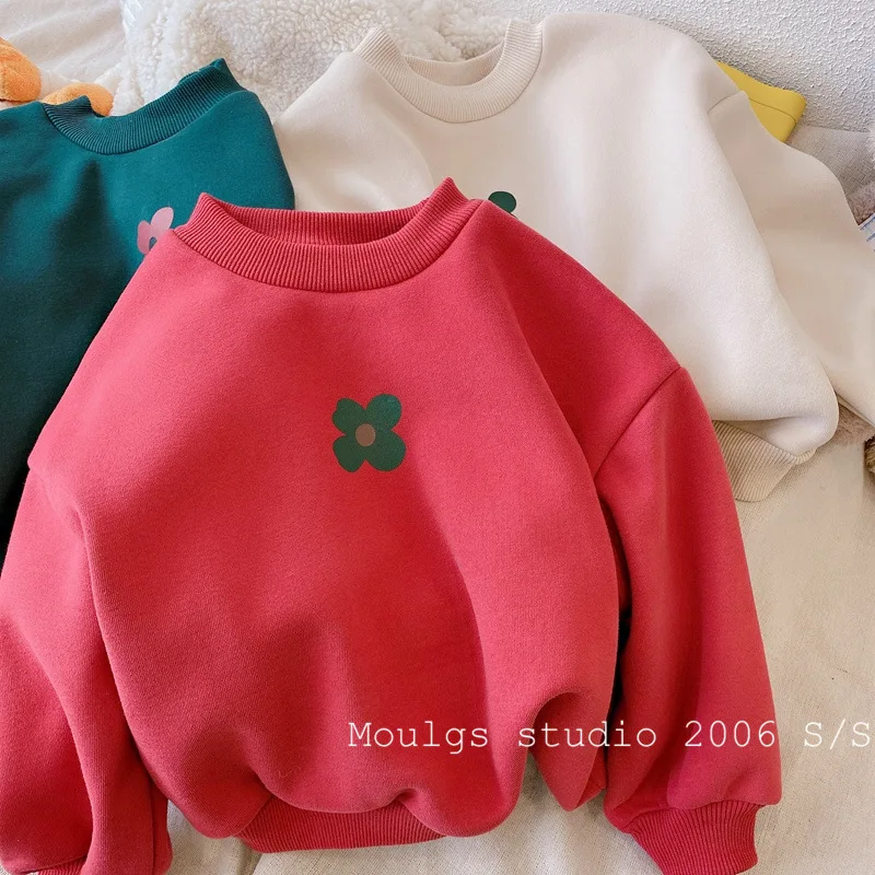 Vista trasera de la sudadera infantil