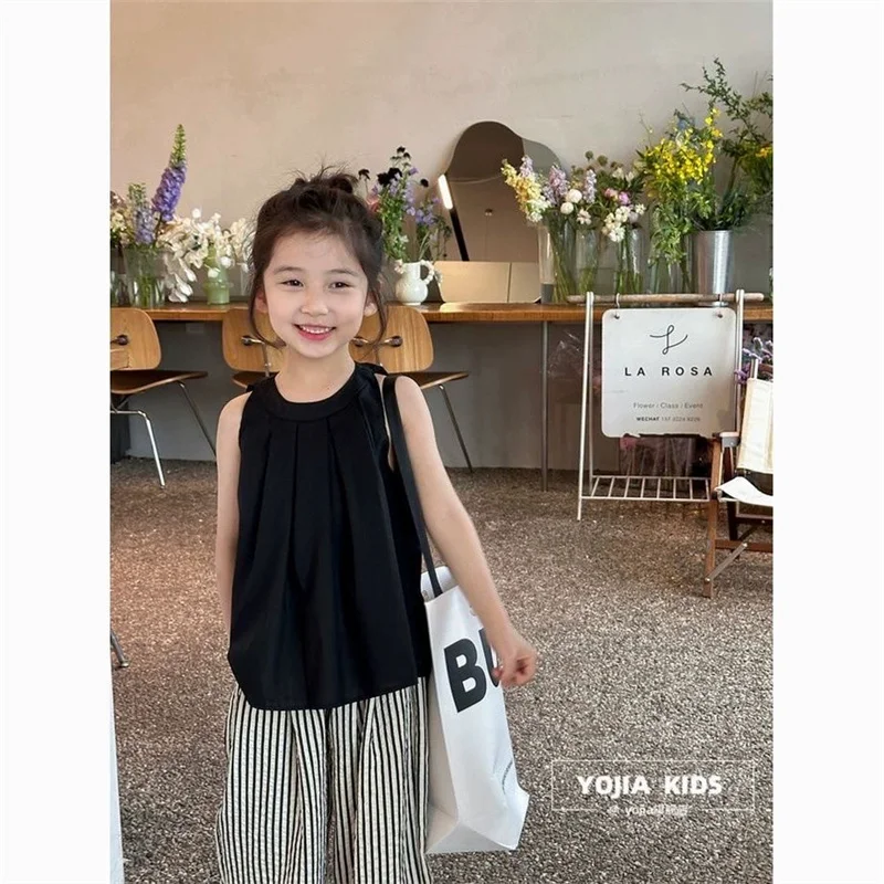 Conjunto infantil de verano para niña con chaleco y pantalón - imagen 3