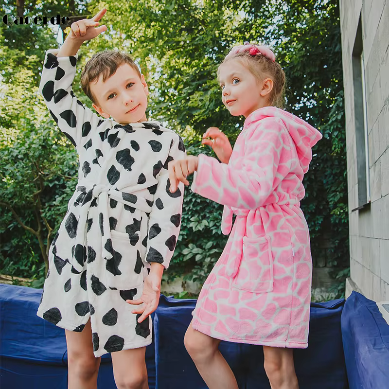 Bata de franela suave para niña – Pijama de invierno cómoda - imagen 4