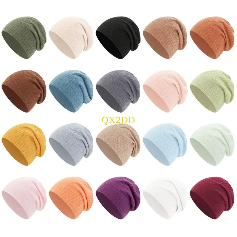 Gorro fetal de algodón en tono neutro mostrando su textura doble capa