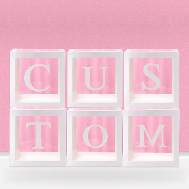 Caja transparente con letras personalizadas
