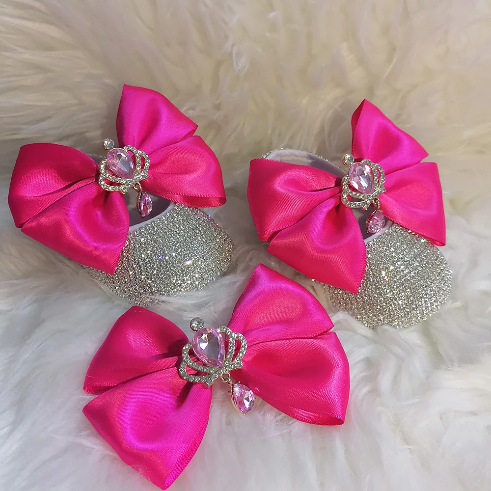 Conjunto diadema y zapatos de bautizo para niña rosa - imagen 3