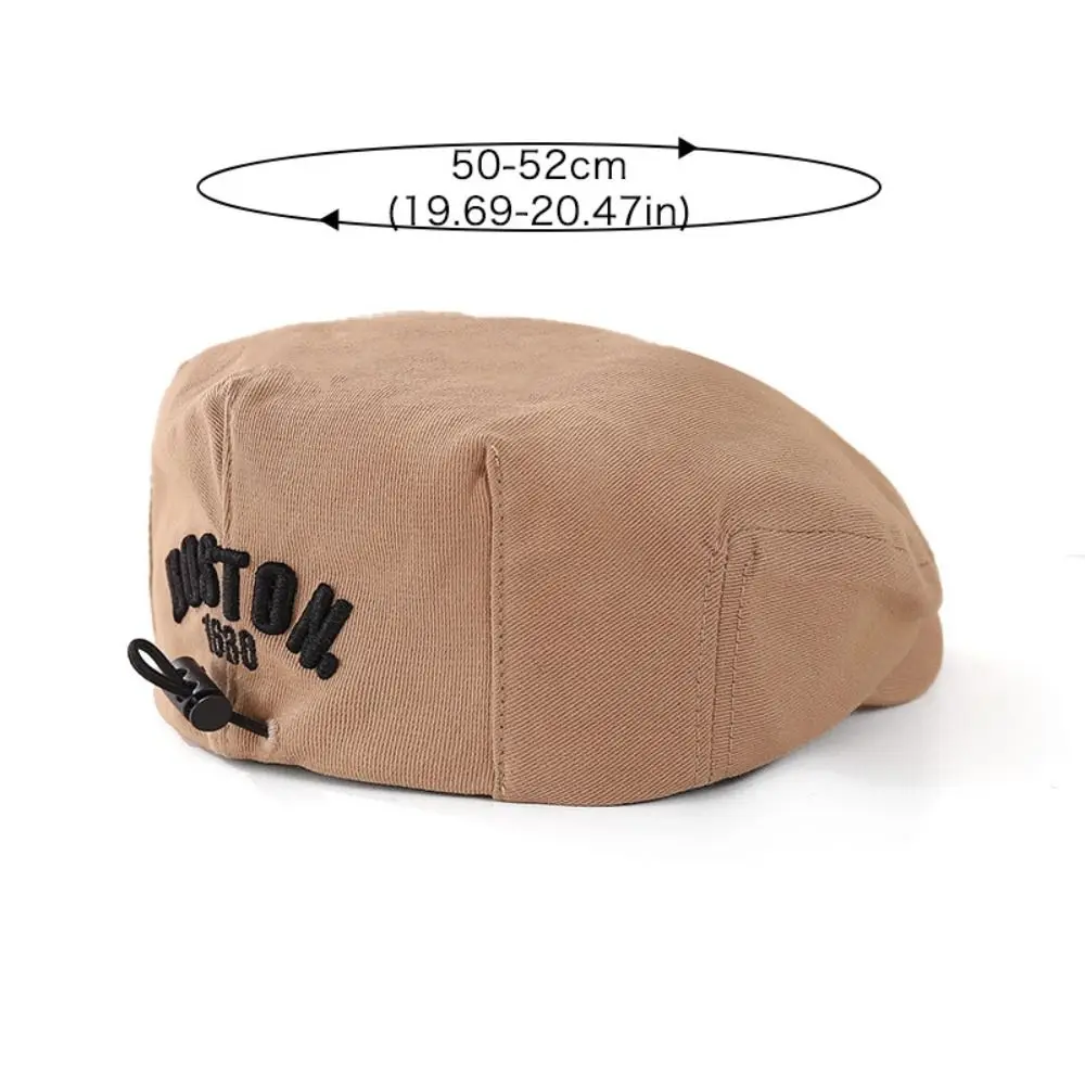Gorra vaquera infantil con letras bordadas en color negro