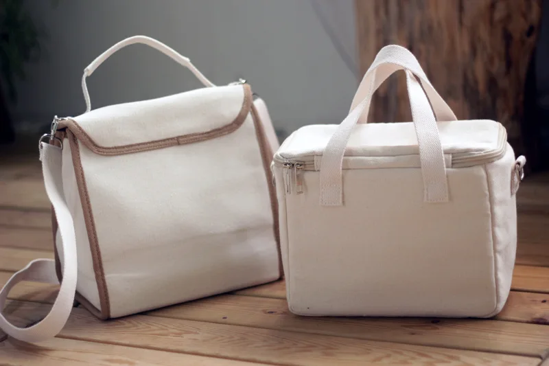 Bolsa térmica abierta mostrando interior
