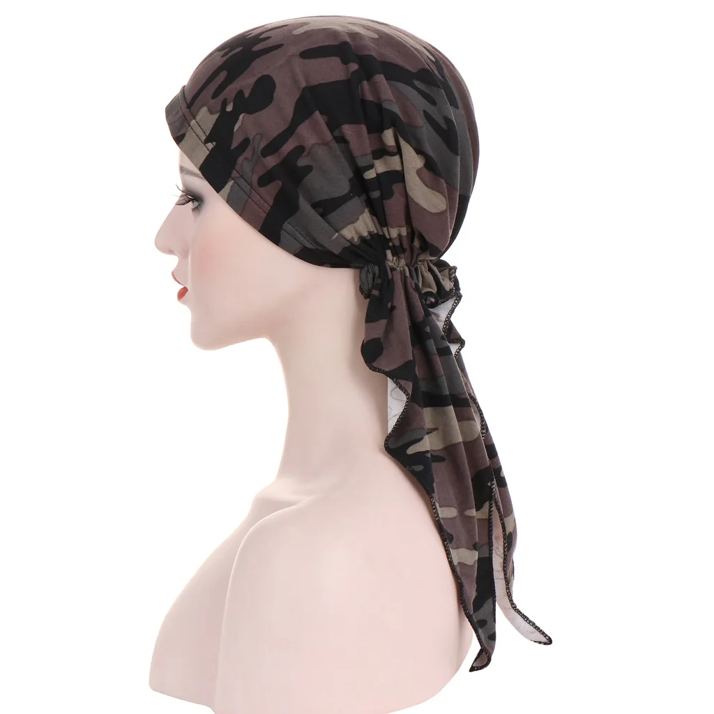 Vista frontal del turbante tipo pañuelo para la cabeza