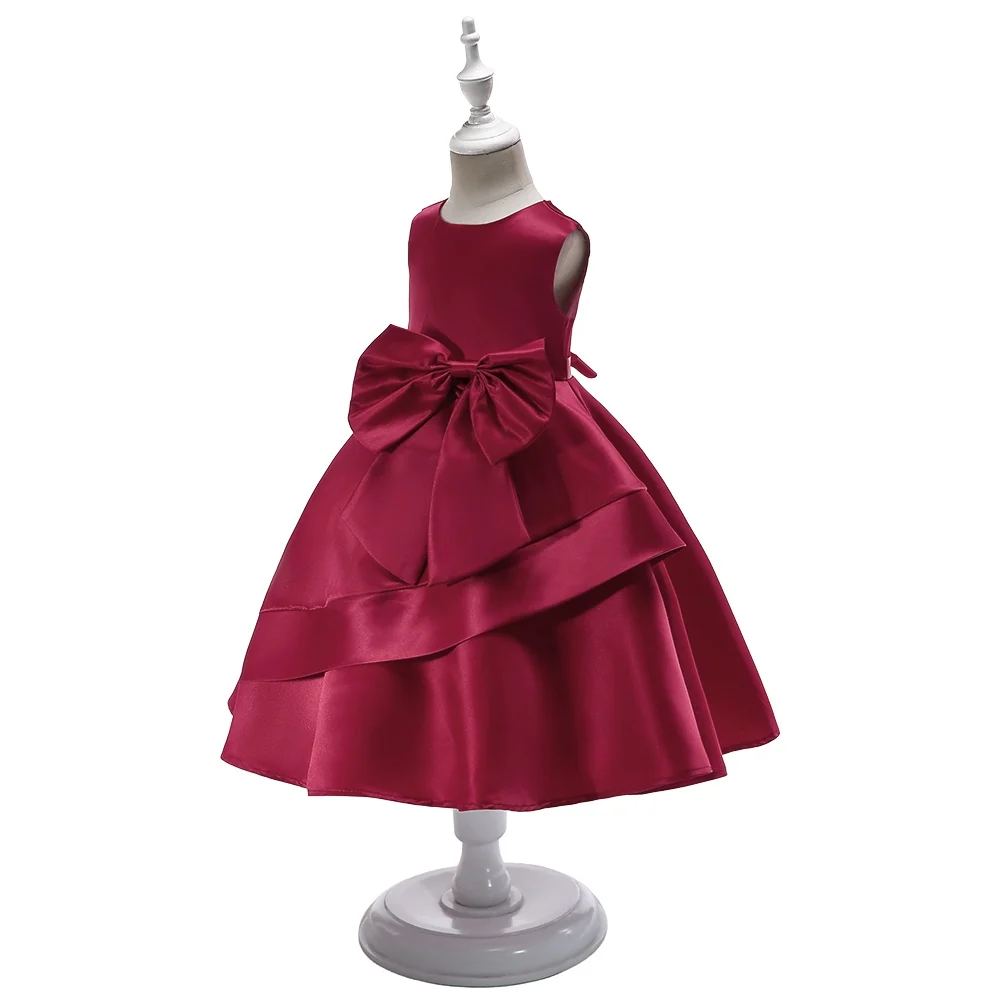 Vestido elegante para actuación, con caída y look de ceremonia