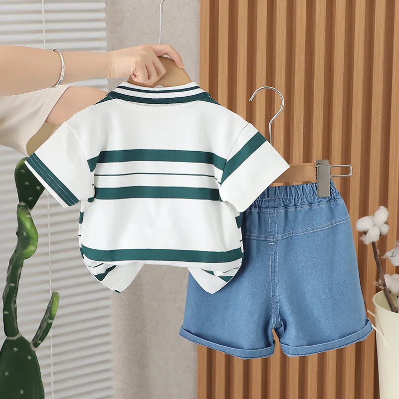 Conjunto bebé verano de camiseta a rayas y pantalón corto - imagen 4