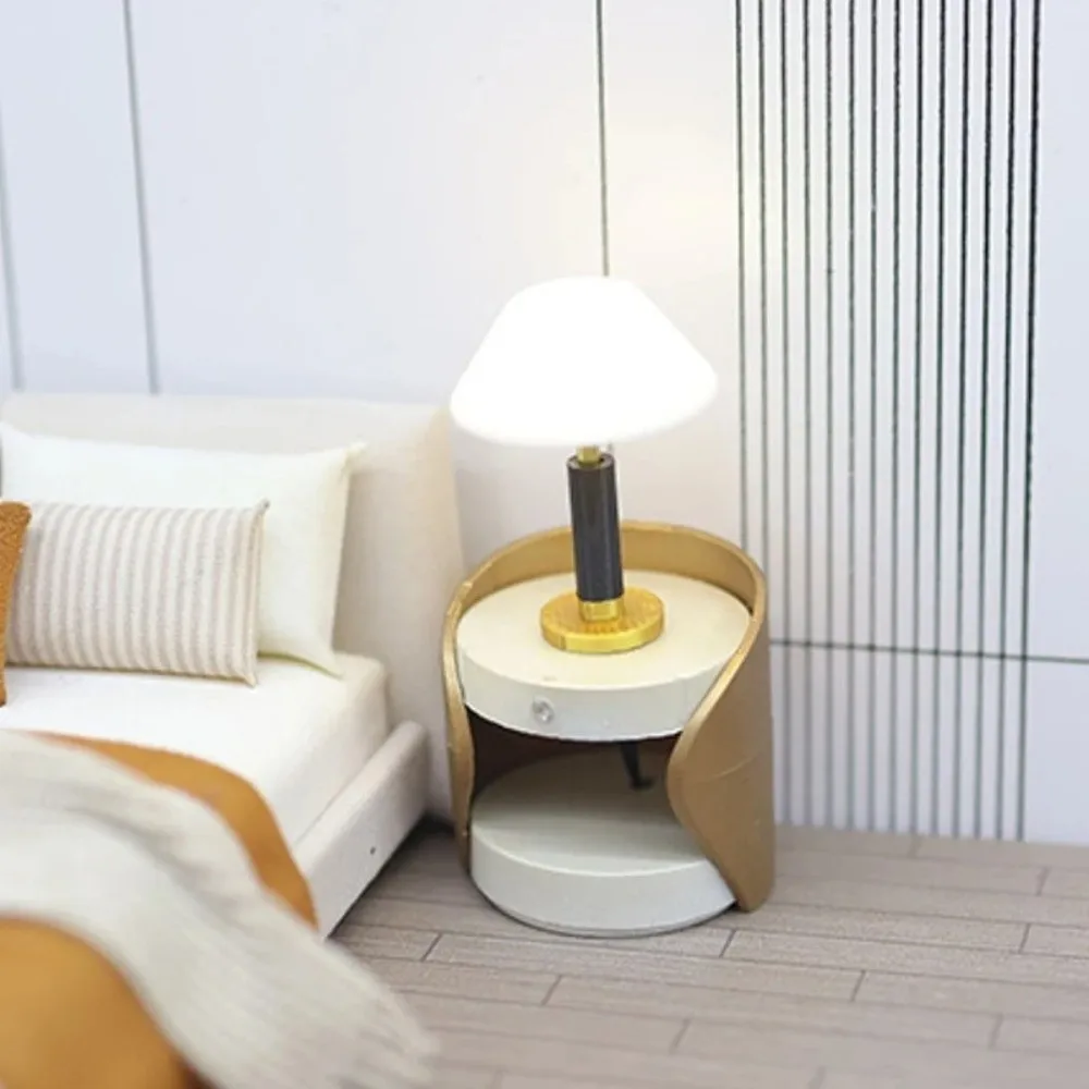 Lámpara para casa de muñecas de escritorio en miniatura artesanal - imagen 3