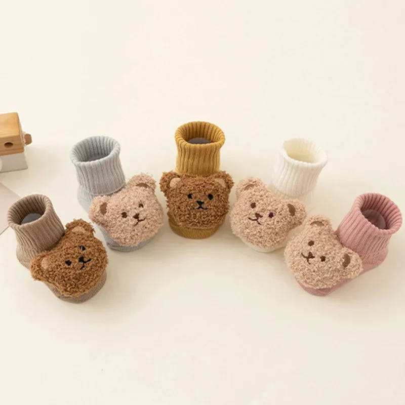 Calcetines antideslizantes para bebé con oso - algodón suave - imagen 2