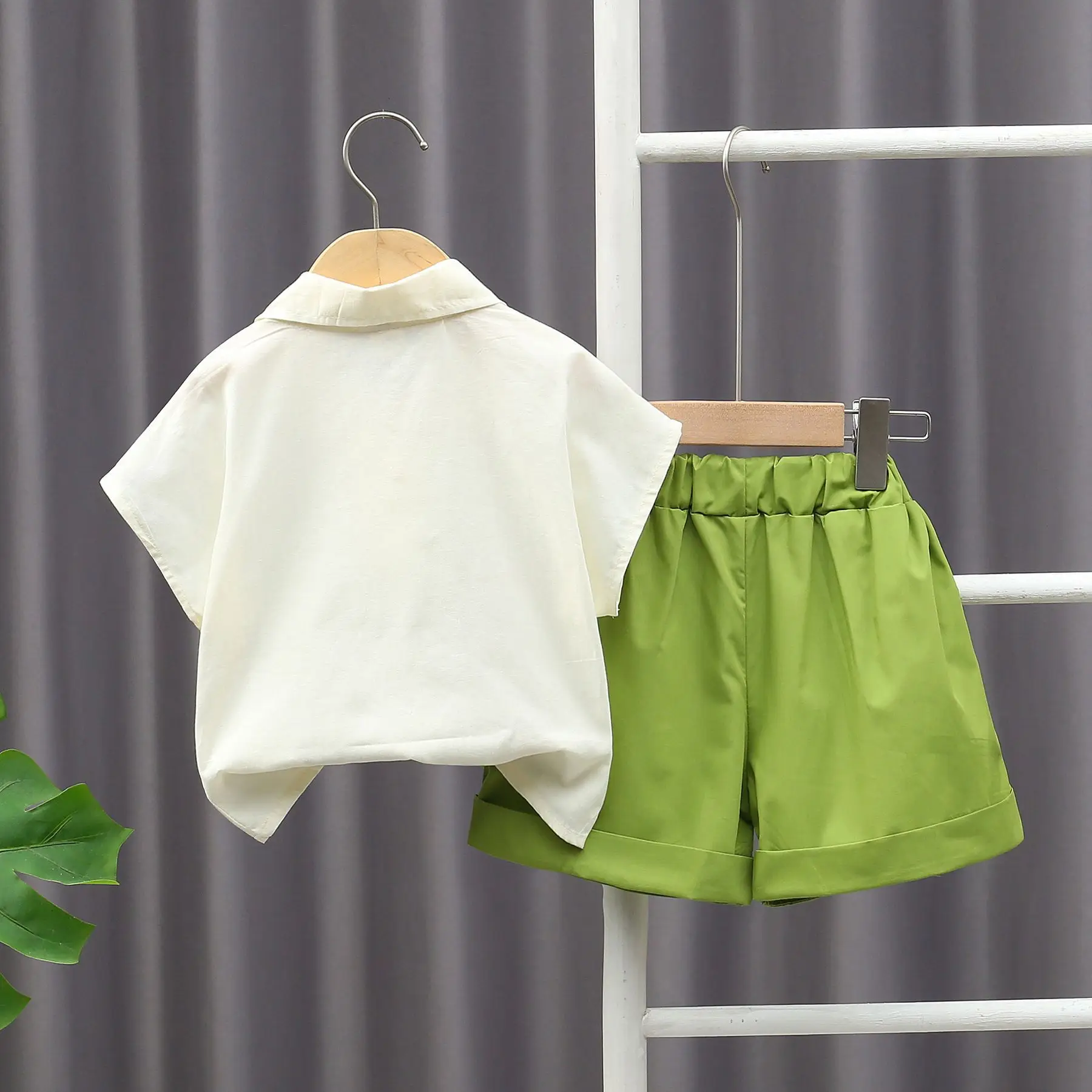Pantalón corto a juego para un look veraniego