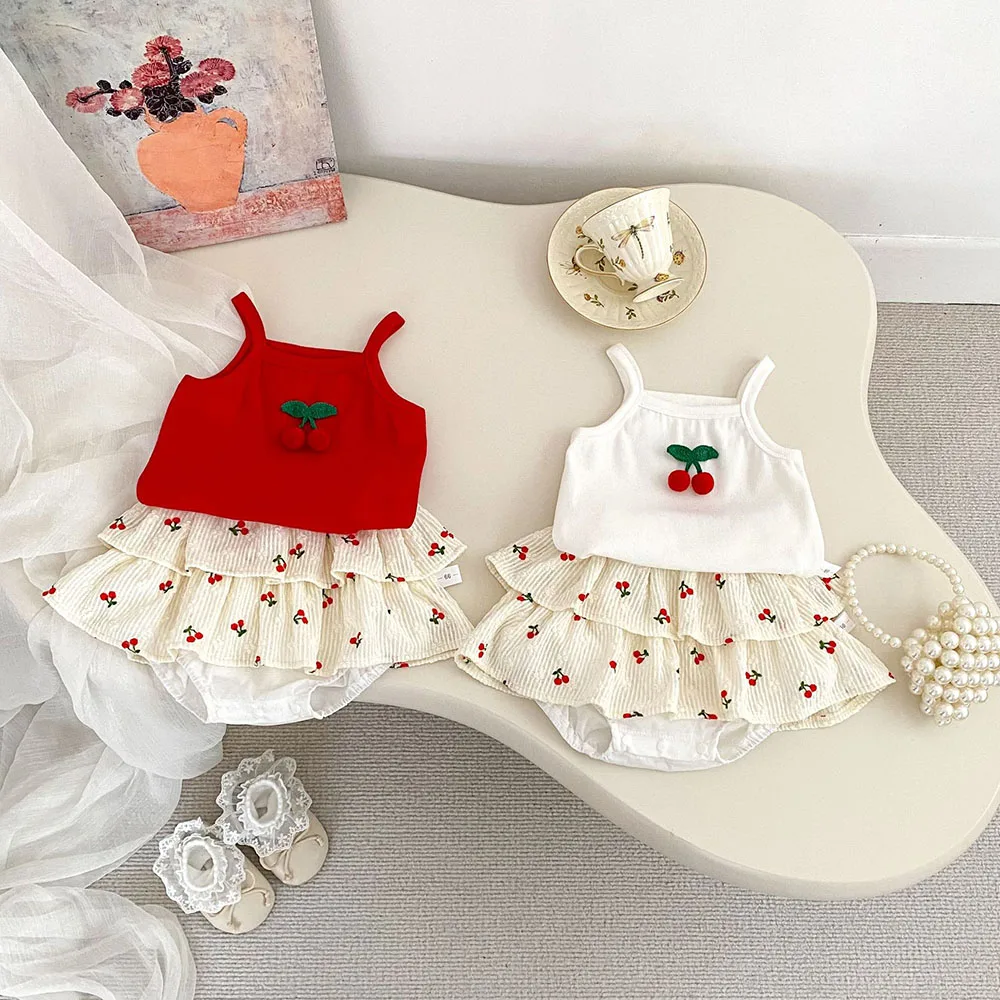 Conjunto bebé verano camisola lisa y bombachos con volantes frescos