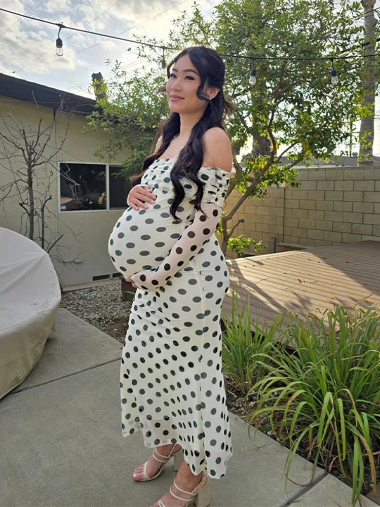 Vestido de lunares maternidad con hombros descubiertos para fotos - imagen 4