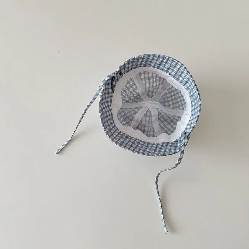 Sombrero de pescador a cuadros con osito – Protección solar para bebé - imagen 3