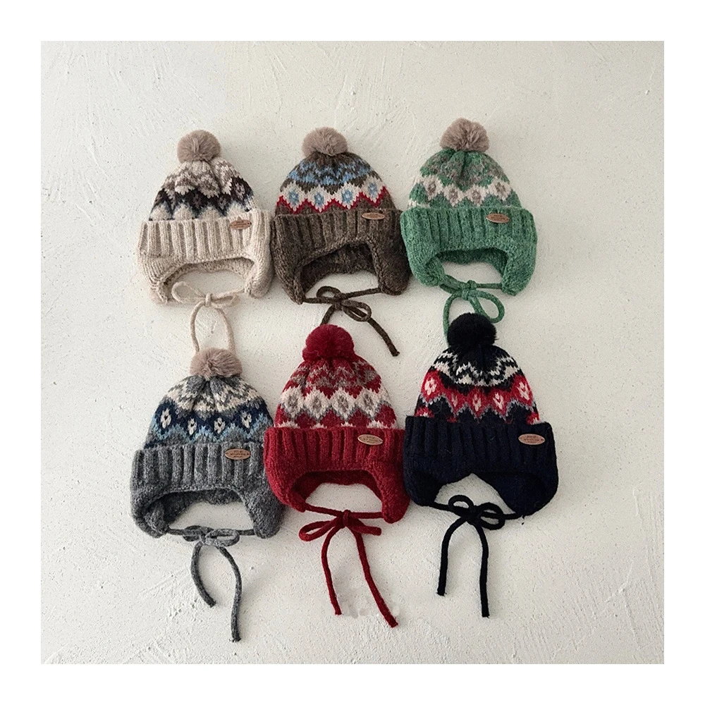 Gorro de punto infantil con tejido diamante y franjas multicolor - imagen 5