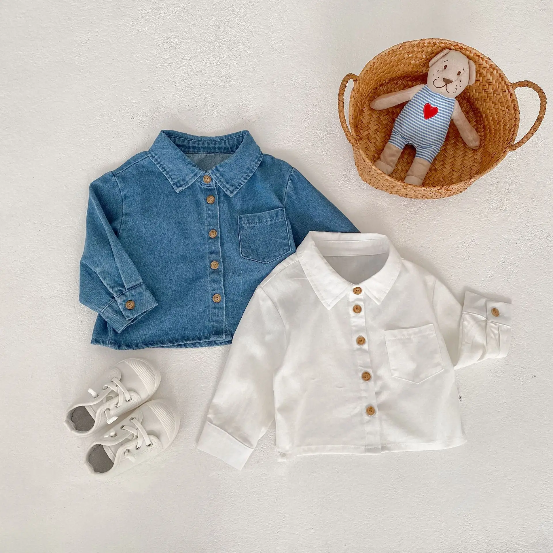 Camisa vaquera blanca bebé manga larga para niñas – Primavera básica