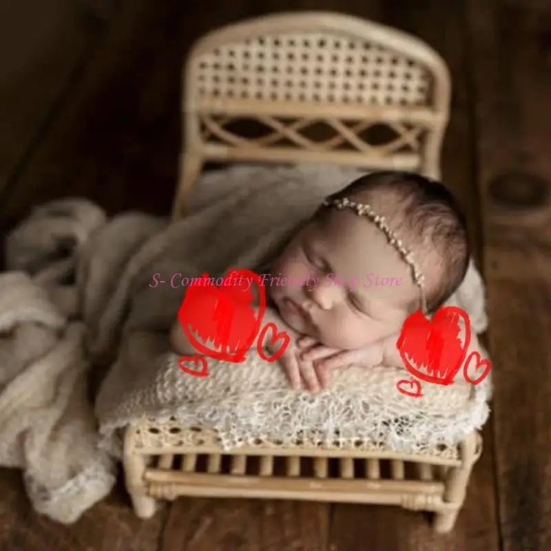 Cama de posar para sesiones de bebé con fondo decorativo y accesorios - imagen 2