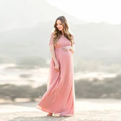 Vestido de maternidad largo elegante en gasa y encaje rosa polvoriento