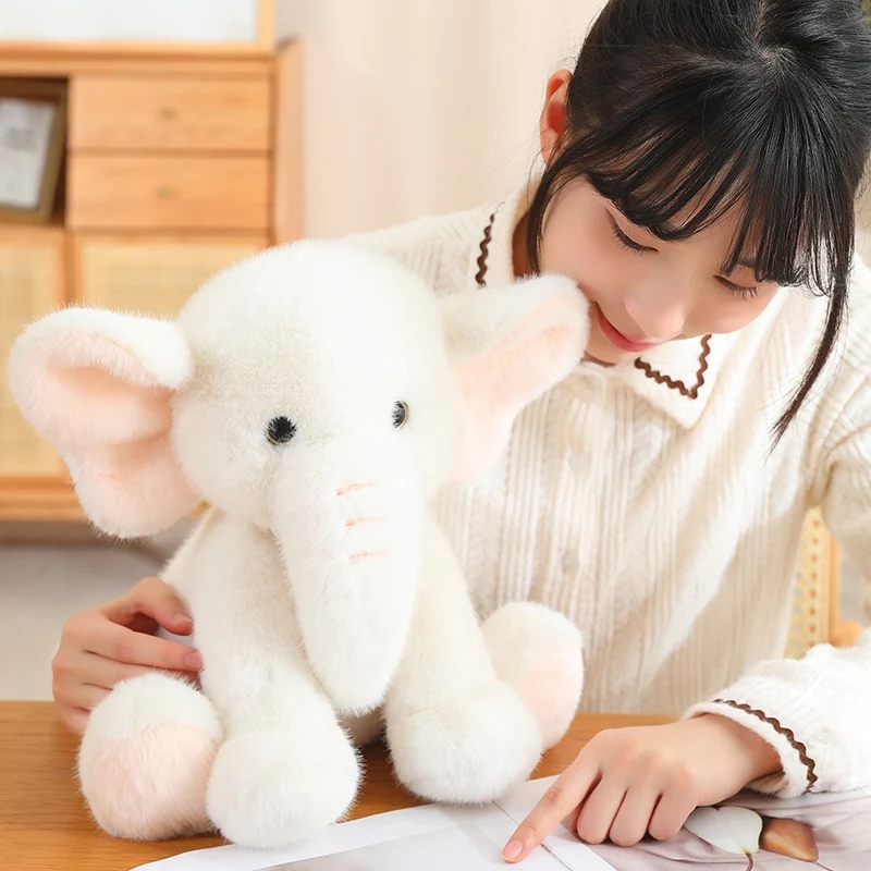 Muñeco elefante tierno de felpa