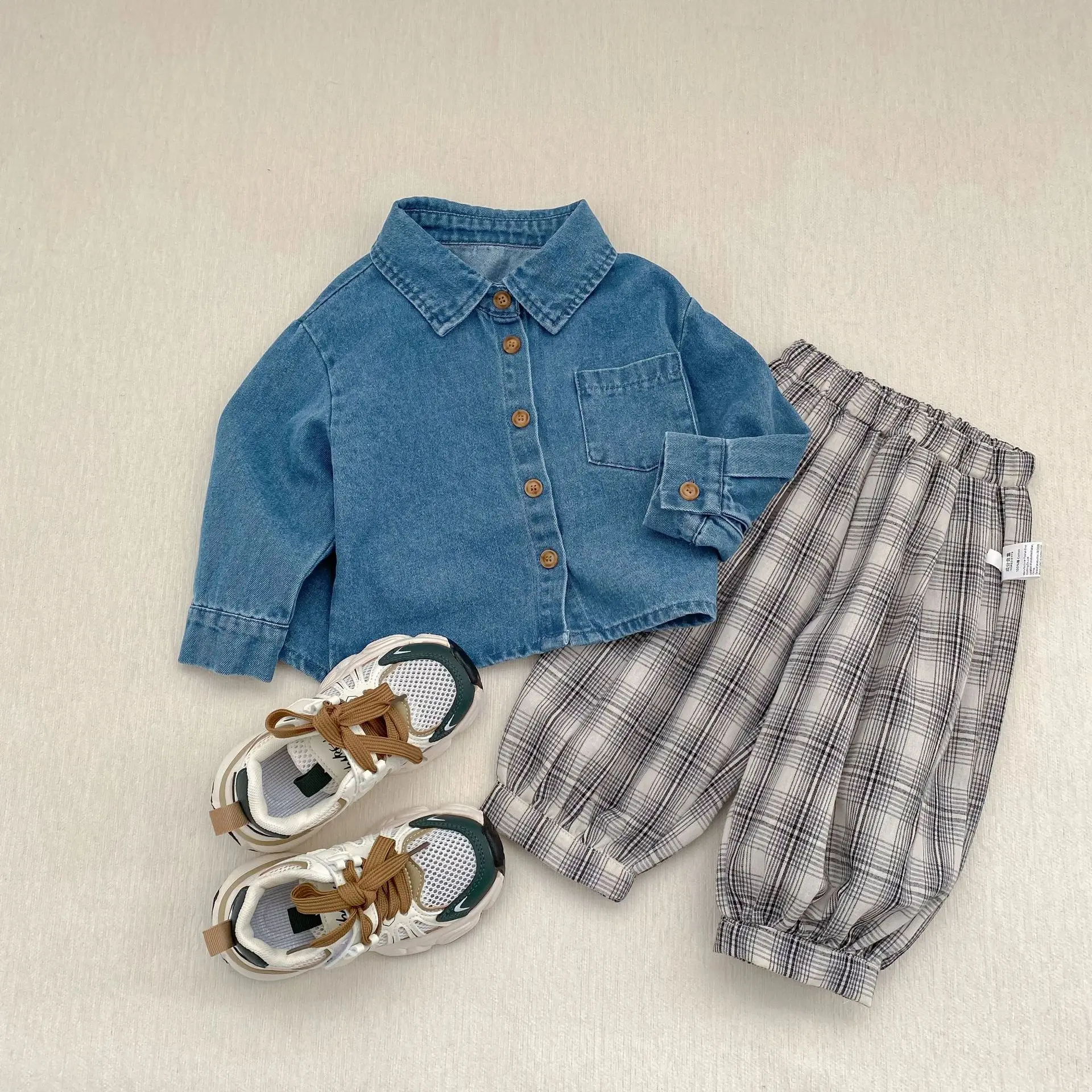 Camisa vaquera blanca bebé manga larga para niñas – Primavera básica - imagen 5