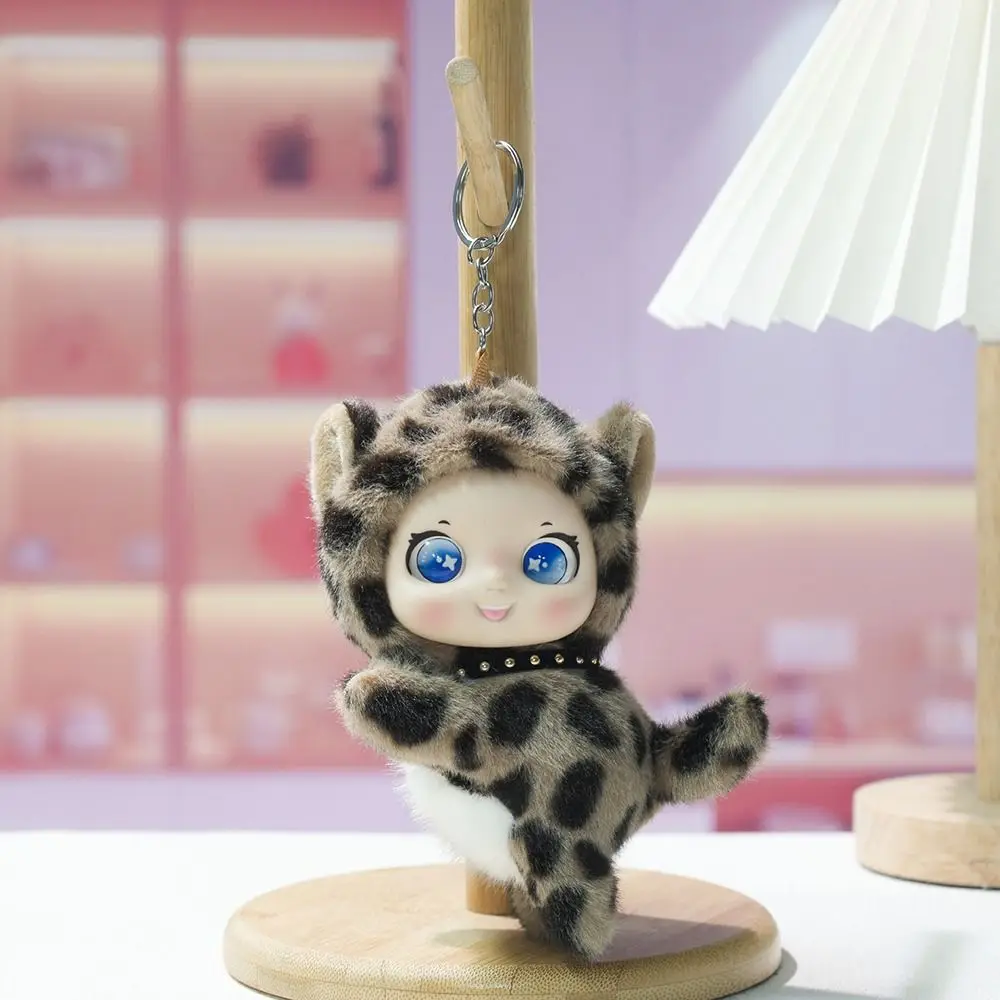 Peluche usado como llavero o colgante