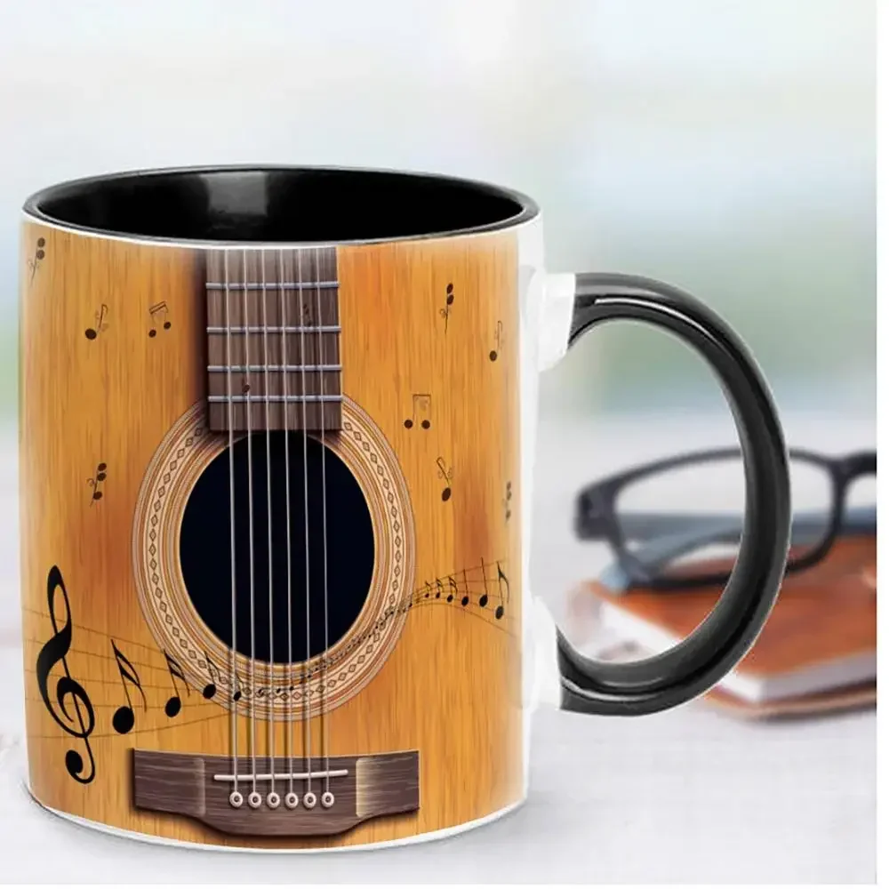 Taza en contexto de escritorio