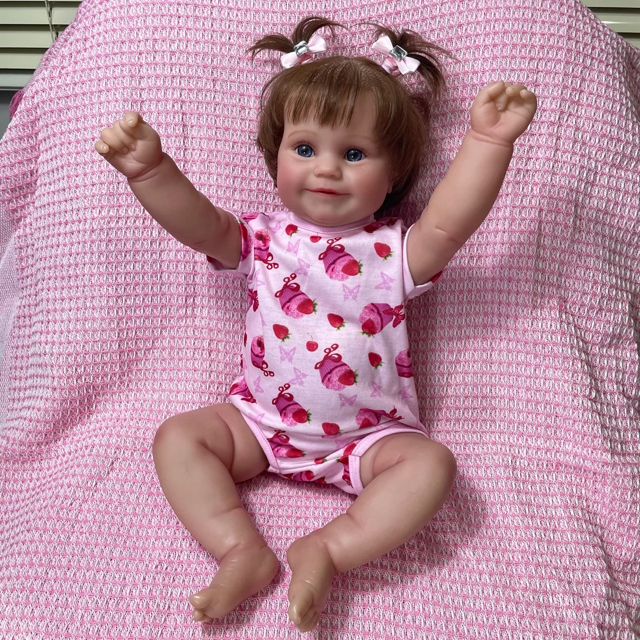 Muñeca Reborn Maddie de vinilo pintada a mano, impermeable - imagen 5