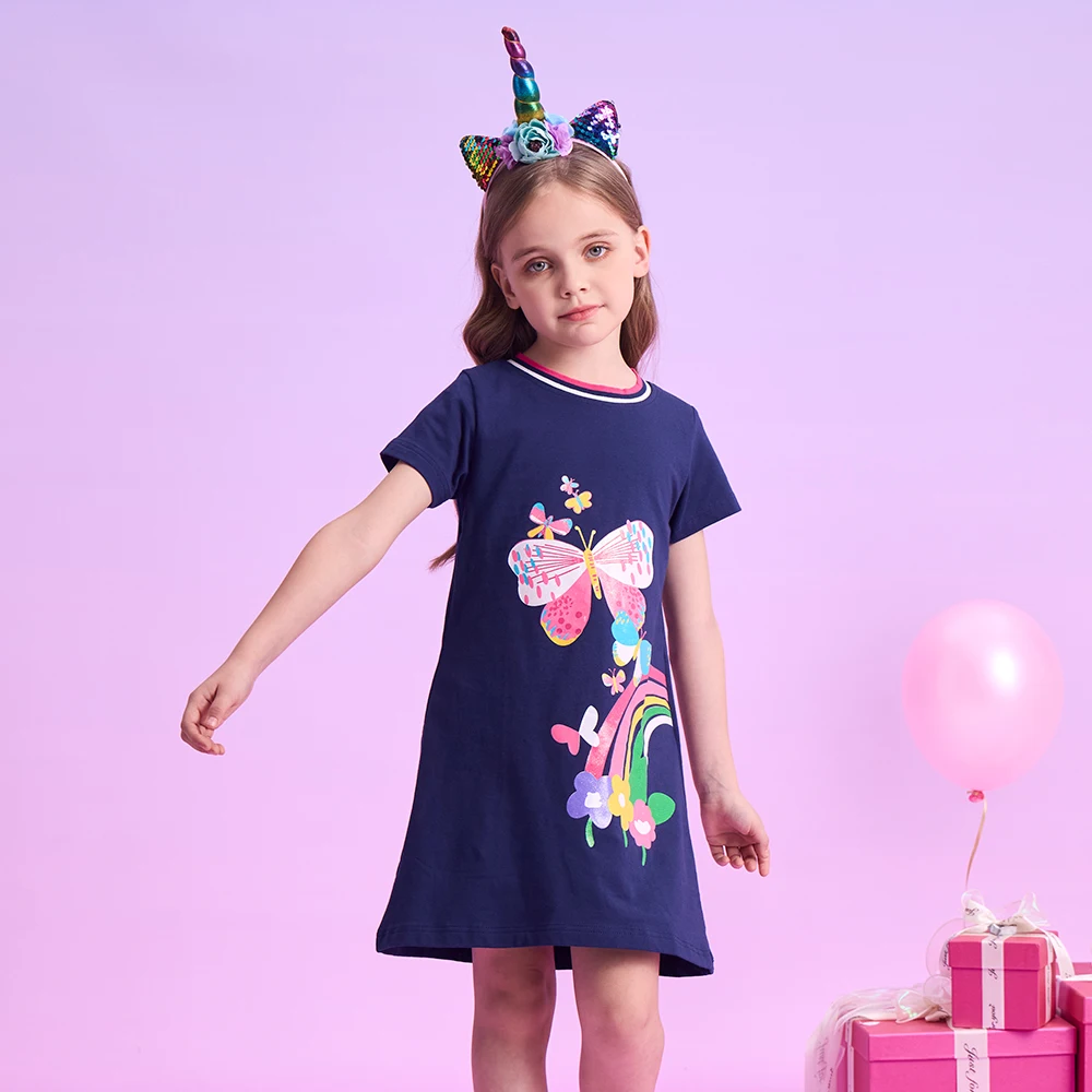 Vista del vestido infantil para ocasiones de verano
