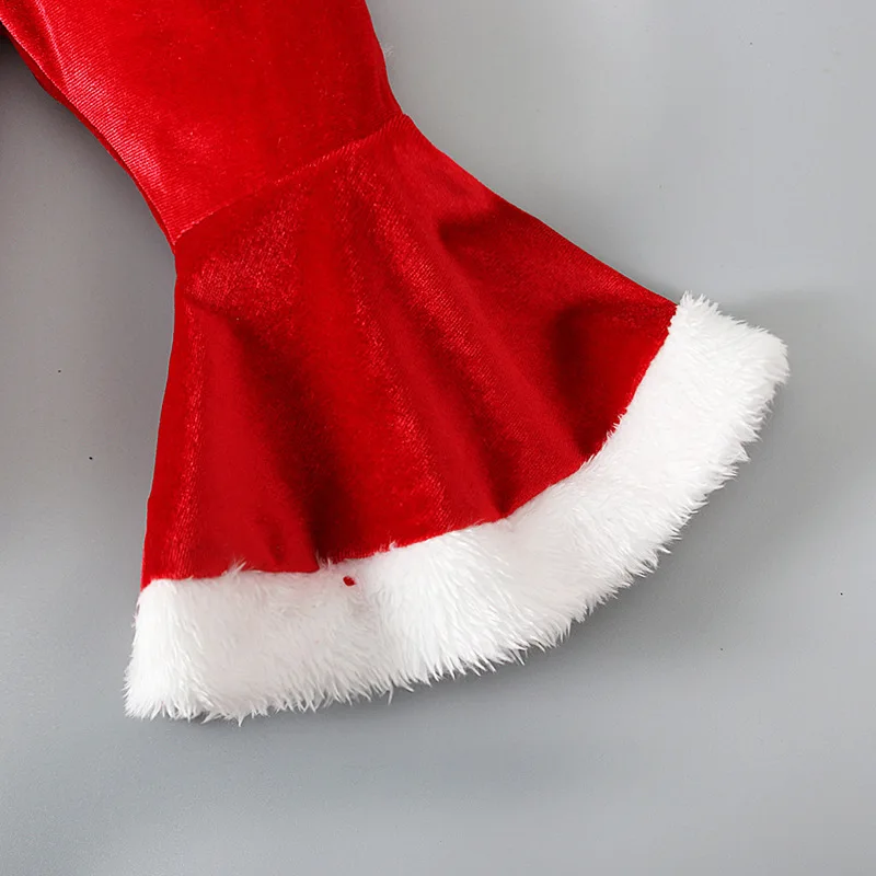 Detalle del sombrero y los pantalones