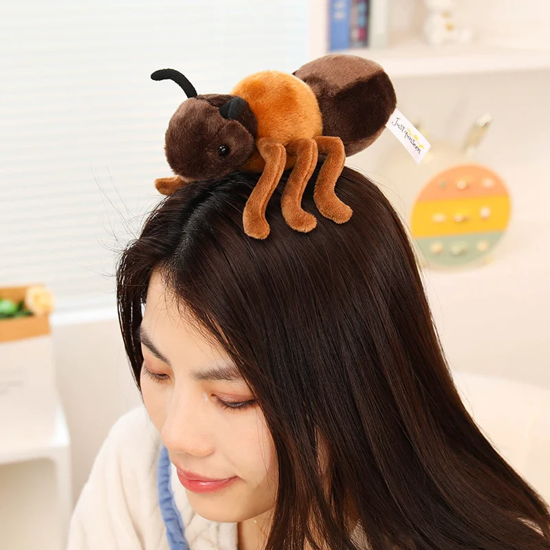 Peluche de hormiga suave y realista para regalar - imagen 3